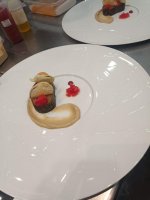 Успешно стажировались в лучших ресторанах и работали бок о бок с ведущими шеф-поварами Москвы.